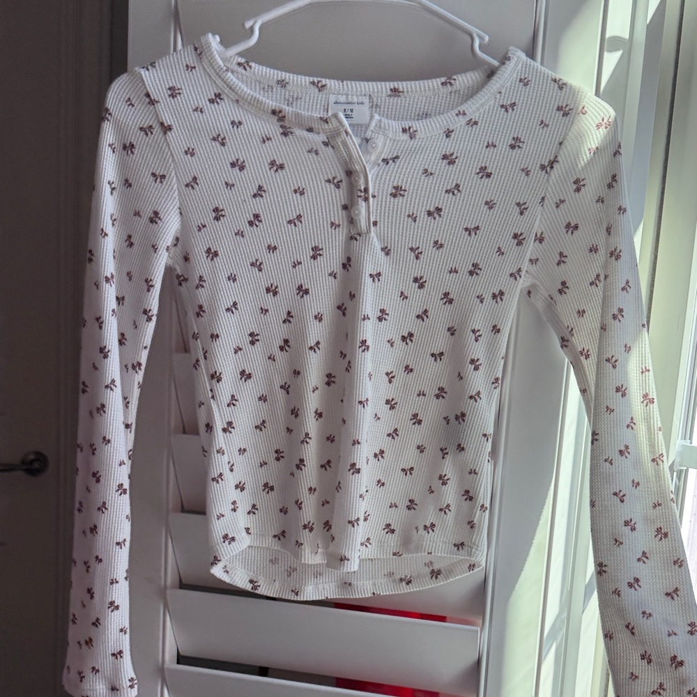 Abercrombie Kids White Floral Long Sleeve Tee